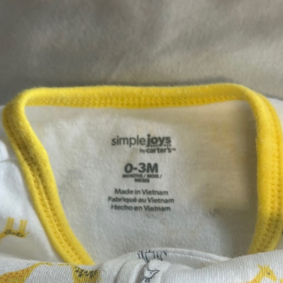 Simple Joys - Yellow and Gray Onesie and sleeper with giraffe design - Picture 2 of 4